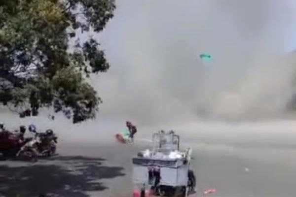 Fenomena “Dust Devil” Terekam di Lautan Pasir Bromo